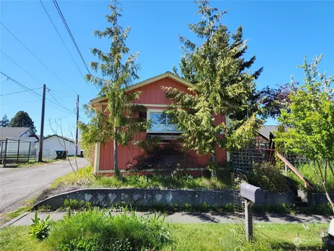 632 E 10th St, Port Angeles, WA 98362