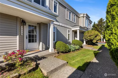 5420 S 237th Pl #15-2, Kent, WA 98032