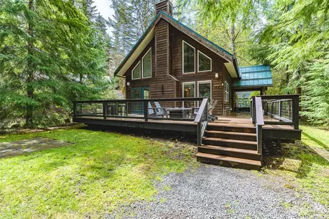 7053 Austin Pass Rd, Glacier, WA 98244