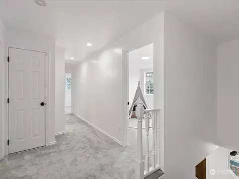 Entry Way - 22626 8th Dr SE, Bothell, WA 98021 photo 3 of 3