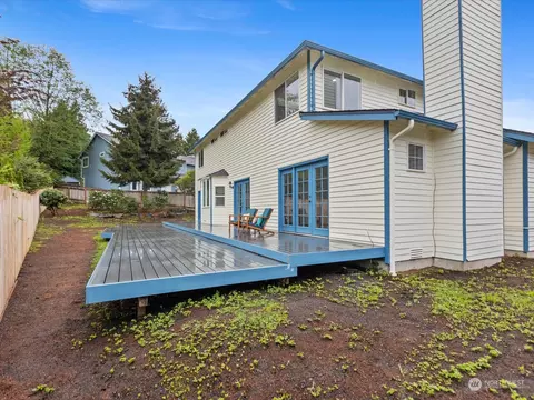Exterior - 22626 8th Dr SE, Bothell, WA 98021 photo 2 of 6