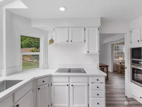Kitchen - 22626 8th Dr SE, Bothell, WA 98021 photo 3 of 3