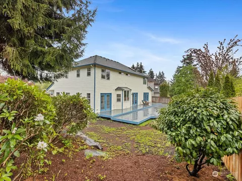 Exterior - 22626 8th Dr SE, Bothell, WA 98021 photo 4 of 6