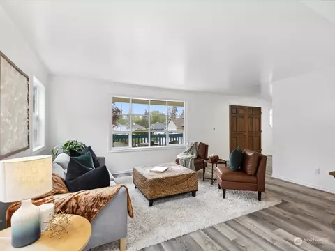 Living - 22626 8th Dr SE, Bothell, WA 98021 photo 3 of 5