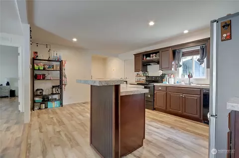6909 197th St E, Spanaway, WA 98387 photo 9