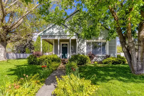225 Coppei Ave, Waitsburg, WA 99361