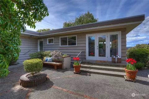 1751 N Narrows Dr, Tacoma, WA 98406