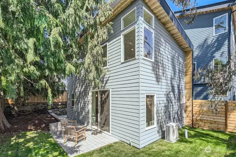 7031 25th Ave NW, Seattle, WA 98117