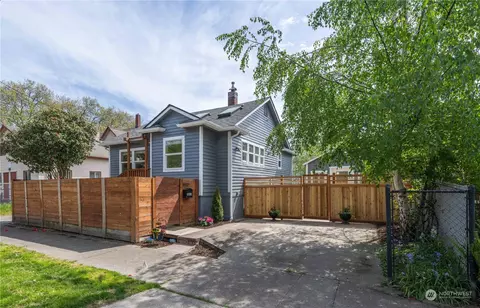 5812 Padilla Pl S, Seattle, WA 98108