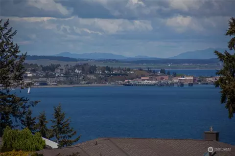 121 Cedarview Dr, Port Townsend, WA 98368