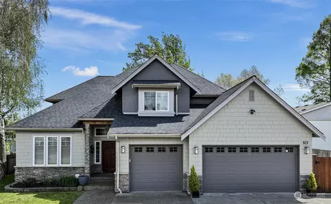 821 16th St SW, Puyallup, WA 98371