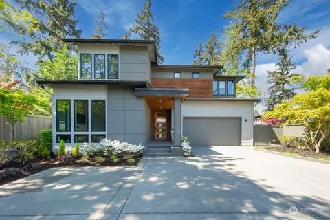 8439 SE 37th St, Mercer Island, WA 98040