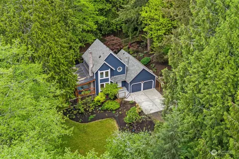 6186 Lariat Loop, Bainbridge Island, WA 98110