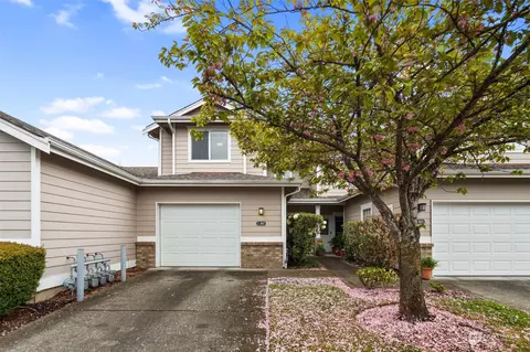 10700 SE 260th St #L102, Kent, WA 98030