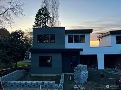 1711 1st St, Kirkland, WA 98033