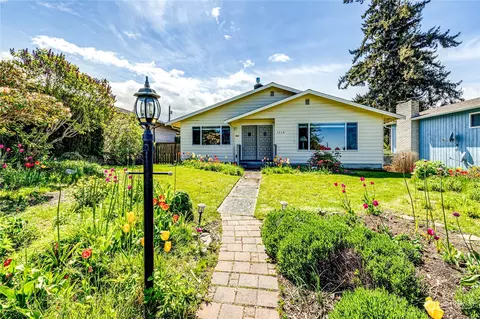 1314 W 11th St, Port Angeles, WA 98363