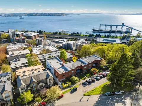 515 W Olympic Pl #207, Seattle, WA 98119