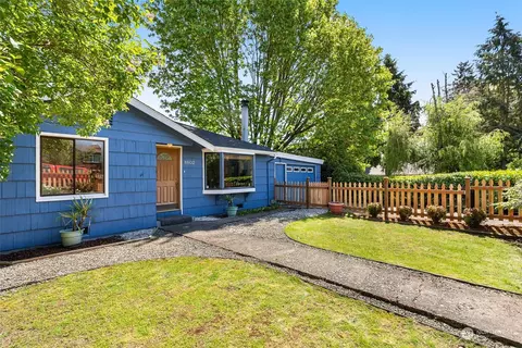 8802 Interlake Ave N, Seattle, WA 98103 photo 3
