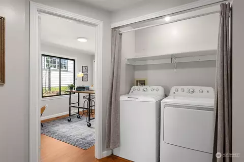 8802 Interlake Ave N, Seattle, WA 98103 photo 11