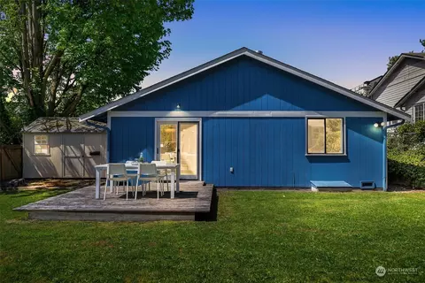 8802 Interlake Ave N, Seattle, WA 98103 photo 26