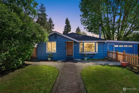 8802 Interlake Ave N, Seattle, WA 98103 photo 2