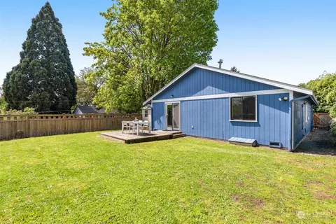 8802 Interlake Ave N, Seattle, WA 98103 photo 27