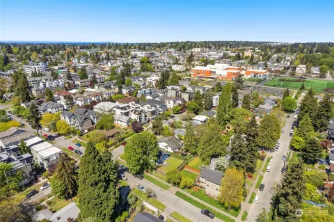 8802 Interlake Ave N, Seattle, WA 98103 photo 32