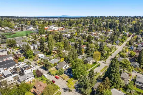 8802 Interlake Ave N, Seattle, WA 98103 photo 33
