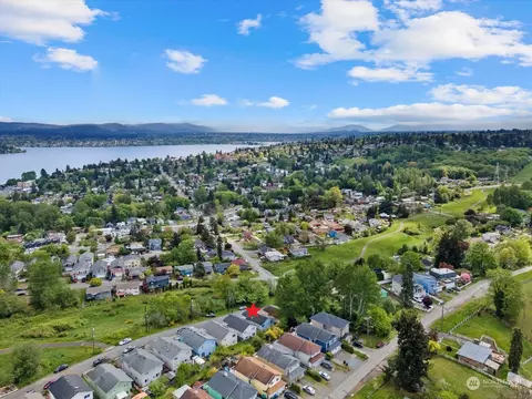 9367 Marcus Ave S, Seattle, WA 98118 photo 2