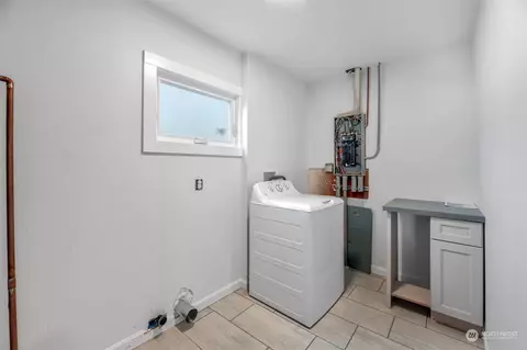 Other - 455 3rd St, Sumas, WA 98295 photo 6 of 9