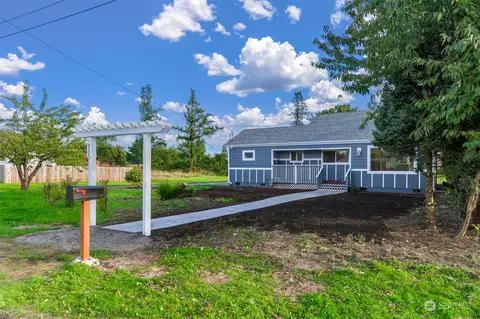 Exterior - 455 3rd St, Sumas, WA 98295 photo 1 of 6