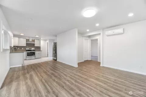 Living - 455 3rd St, Sumas, WA 98295 photo 1 of 5