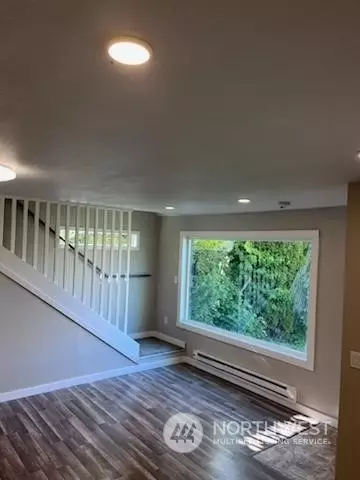 Living - 455 3rd St, Sumas, WA 98295 photo 5 of 5