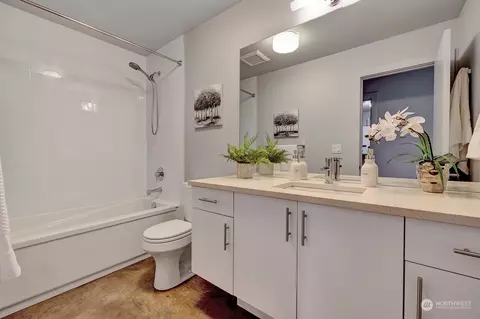 Bath - 208 26th Ave E #A, Seattle, WA 98112 photo 1 of 2