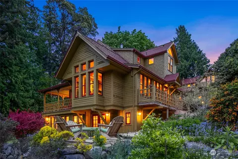 5571 Welfare Ave NE, Bainbridge Island, WA 98110