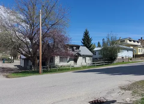 206 E Delaware Ave, Republic, WA 99166