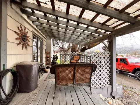 Exterior - 206 E Delaware Ave, Republic, WA 99166 photo 3 of 10