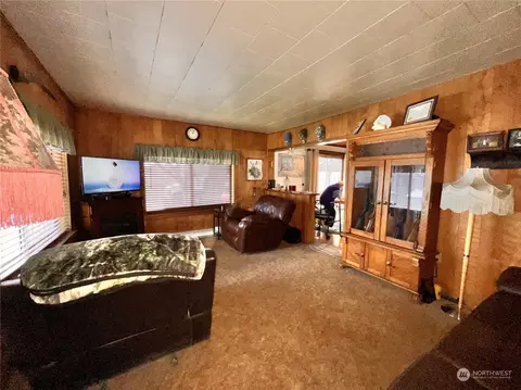 Living - 206 E Delaware Ave, Republic, WA 99166 photo 1 of 1