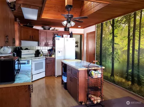 Kitchen - 206 E Delaware Ave, Republic, WA 99166 photo 3 of 3
