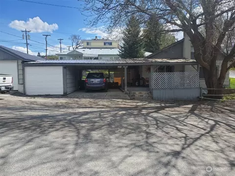 Exterior - 206 E Delaware Ave, Republic, WA 99166 photo 5 of 10