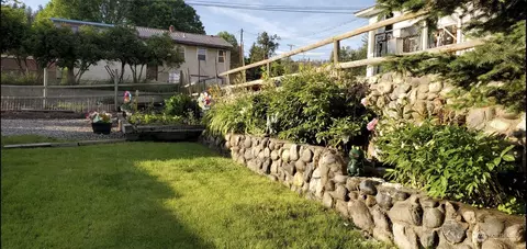 Exterior - 206 E Delaware Ave, Republic, WA 99166 photo 6 of 10