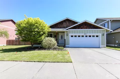 1009 NW Longview Dr, Oak Harbor, WA 98277