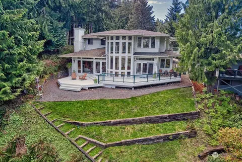 34 N Point Dr, Bellingham, WA 98229