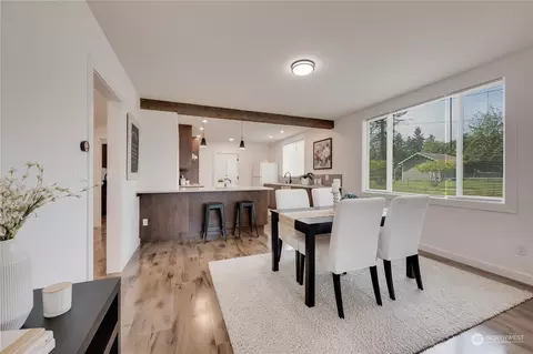 Dining - 1708 Scenic Dr, Everett, WA 98203 photo 1 of 1