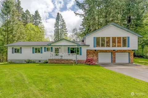 1076 S Silver Lake Rd, Castle Rock, WA 98611