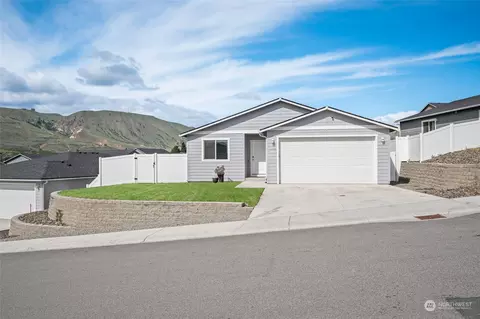 1104 S Nevada Ave, East Wenatchee, WA 98802