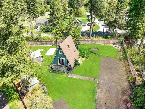 7954 Chisholm Trl, Maple Falls, WA 98266