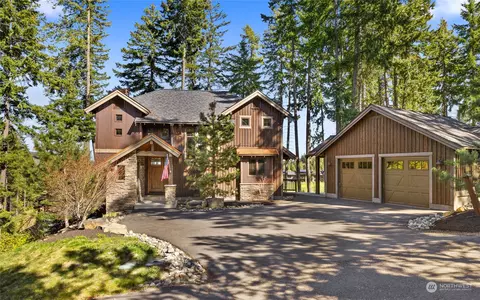 261 Black Nugget Ln, Cle Elum, WA 98922
