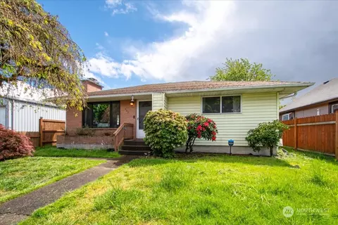 127 Loves Ave, Woodland, WA 98674