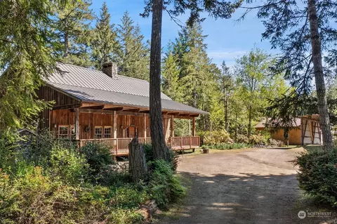 220 E Cronquist Rd, Allyn, WA 98524